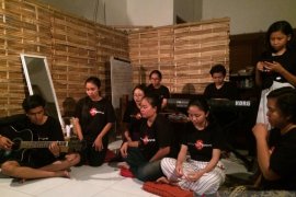 Komunitas Mahima sajikan musik puisi "Interior Danau" di FSBJ 2019