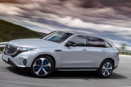 Mercedes tarik sejumlah mobil listrik EQC karena baut rusak