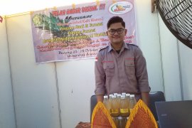 Mahasiswa dari Medan pamerkan minuman sehat dari limbah kulit nanas