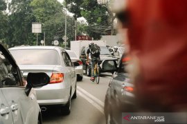 Kemarin, penyumbang teror dan pengeroyok anak artis ditangkap