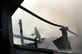 Kebakaran rumah di Makassar Page 1 Small