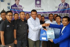 Kader Golkar membelot dari partai, siap dampingi calon dari PAN?
