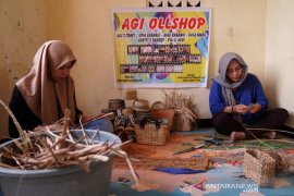 Perajin Kecamatan Tapa manfaatkan pemasaran produk melalui daring