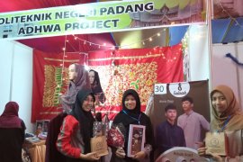 Mahasiswi PNP olah kain perca jadi bernilai ekonomis