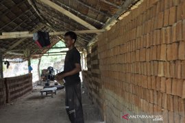 Pengrajin batu bata sulit memperoleh air di Aceh Timur