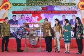 Veridiana Wang hadiri Pasparawi di Kubar