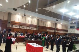 Empat pimpinan DPRD Maluku laksanakan sumpah dan janji
