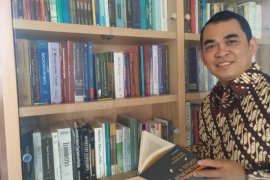 Pengamat Unej berharap duet Sri Mulyani-Suahasil mampu perbaiki ekonomi Indonesia