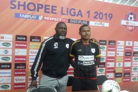 Liga 1 -- Pelatih Persipura anggap Perseru-Badak Lampung tim kuat