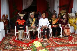 Moeldoko apresiasi pakaian upacara sumpah pemuda di Dharmasraya