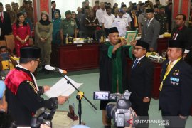 Akhmad Syukri dan Jamil Zeb Tumori dilantik sebagai pimpinan DPRD Sibolga