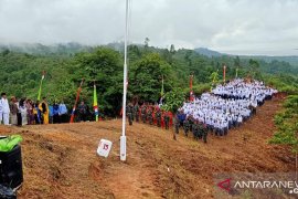 Warga Sebatik kibarkan bendera Merah Putih raksasa pada Hari Sumpah Pemuda