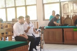 Warga Australia dituntut empat bulan penjara terkait penganiayaan