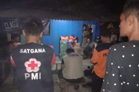 PMI Kabupaten Seluma Bengkulu kerahkan relawan bantu korban banjir rob