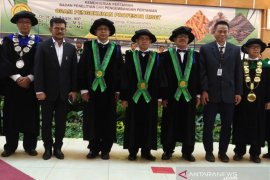 Kementan kukuhkan tiga Peneliti Utama menjadi Profesor Riset
