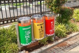 Tong sampah pilah Jakarta Pusat diganti jadi berbahan stainless steel