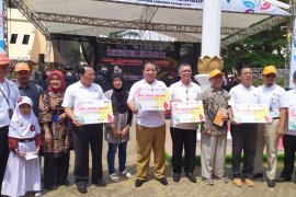 Ketua OJK:  Menabung penting sehingga perlu edukasi
