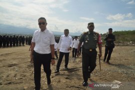 Mensos tinjau rehabilitasi dan rekonstruksi pascabencana Palu Page 1 Small