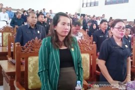 Legislator Gumas minta masyarakat jangan panik terkait virus corona