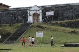Wisata benteng Durstede di Saparua