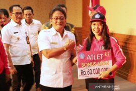 Badung serahkan bonus kontingen "juara umum" Porprov