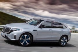 Mercedes tarik sejumlah mobil listrik EQC baru karena baut rusak