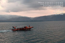 Seorang penumpang KM Sirimau lompat ke laut
