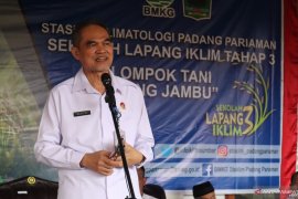 Sekolah Lapang Iklim di Padang Pariaman tingkatkan produksi padi hingga 6,2 ton per hektare