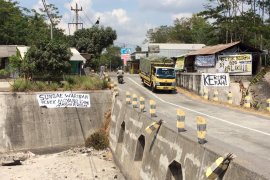 Warga Desa Sindumartani menolak penambangan di aliran Sungai Gendol