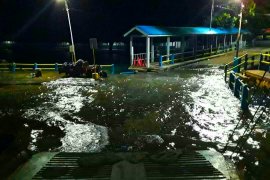 LIPI: Naiknya air laut ke Pelabuhan Hunimua fenomena fase bulan mati