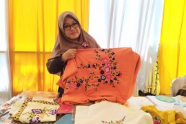 Industri Kecil Menengah hasilkan sulam ulat khas Kabupaten Mesuji