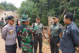 Pangdam tanjungpura tutup TMMD di perbatasan Indonesia - Malaysia