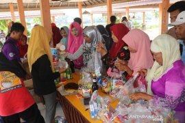 150 kupon dibagikan dalam pasar murah di Kecamatan Daha Barat