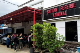 Polrestabes Bandung amankan tujuh staf Akumobil terkait penipuan konsumen