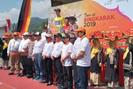 Pebalap Australia Jesse Ewart borong tiga "jersey" Etape I TdS 2019