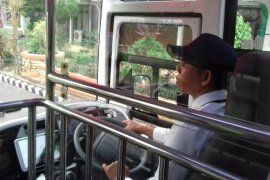 Cara mudah mengakses layanan bus kapsul Koja Trans