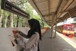 PT KCI sediakan tempat membaca buku untuk penumpang KRL