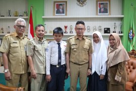 Pontianak fasilitasi keberangkatan dua pelajar ke Jepang