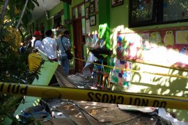 Polresta Pasuruan periksa empat orang saksi kasus sekolah ambruk (Video)