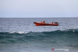Tim SAR Manokwari masih mencari Briptu Maurit yang terseret arus
