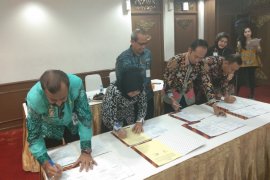 Kadis Kominfo menandatangani PKS penyebarluasan informasi publik