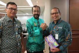 Kadis Kominfo foto bersama CEO Antara Digital Media