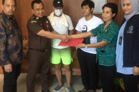 Kejati Bali serahkan dua termohon ekstradisi ke Pemerintah Korea Selatan