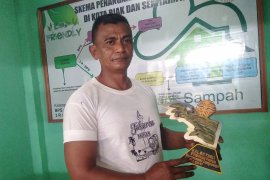 Dari sampah menjadi rupiah di Biak Numfor