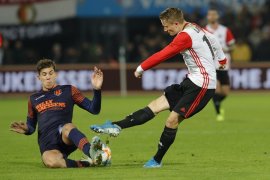 UEFA sanksi Fayenoord akibat ulah suporter