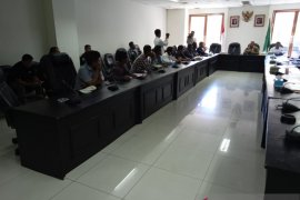 Persoalan ketersediaan BBM hambat kapal roro masuk  Kabupaten Bursel