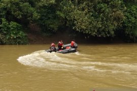 TNI-Polri sisir Sungai Belawan antisipasi pembuangan bangkai babi