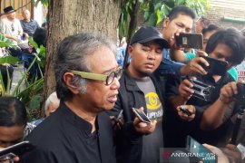 Butet: Djaduk Ferianto  adalah seniman pekerja keras