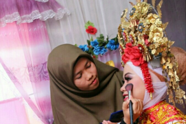Penghasilan Menjanjikan, Mahasiswa Geluti Usaha "Make Up Artist"