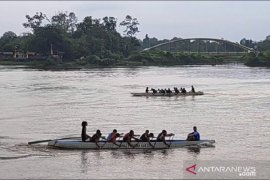 Tim putri Malaysia terpaksa berlaga pada nomor putra "Siak Serindit Boat"